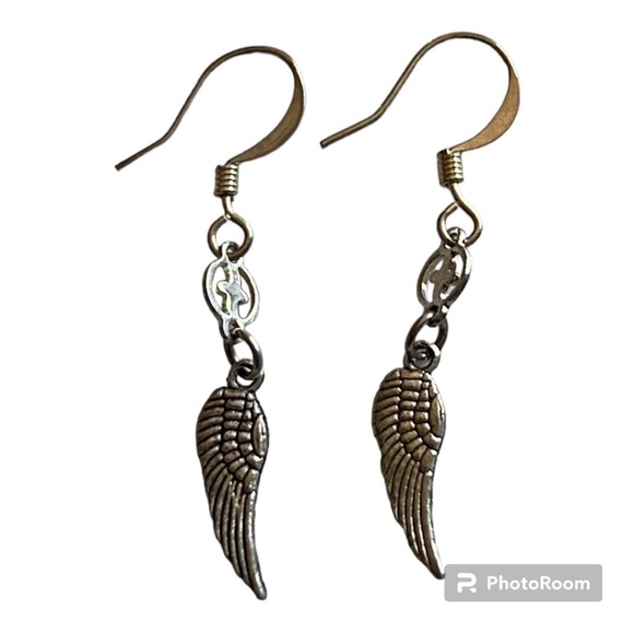 EUC Silver Wings 1.75” Dainty Dangle Earrings - Picture 2 of 5